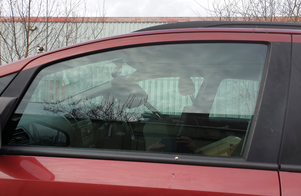 Vauxhall Zafira Club 16V Door window glass passenger side front